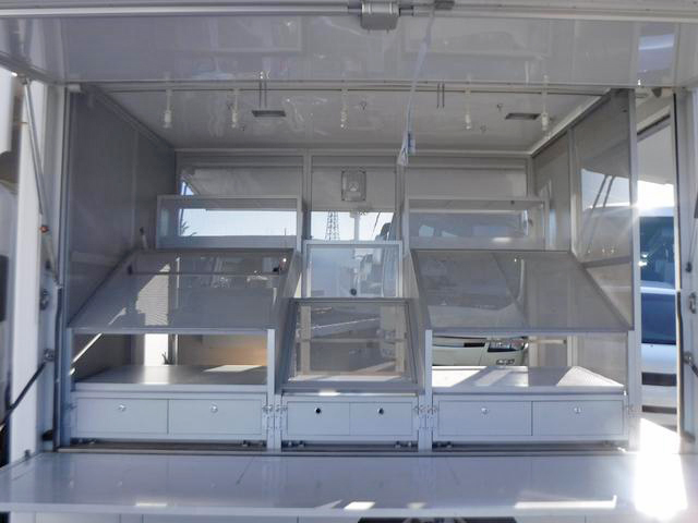 いすゞエルフ移動販売車小型（2t・3t）[写真24]