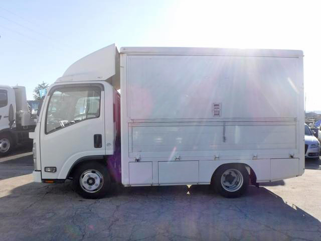 いすゞエルフ移動販売車小型（2t・3t）[写真05]