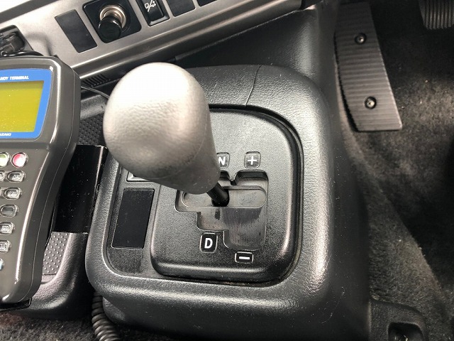 日野プロフィアトレーラーヘッド（トラクターヘッド）大型（10t）[写真15]