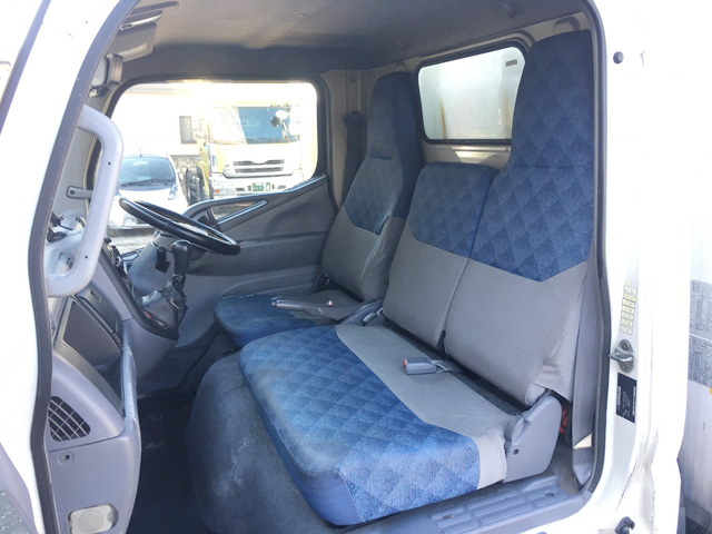 三菱ふそうキャンター冷凍車（冷蔵車）小型（2t・3t）[写真29]