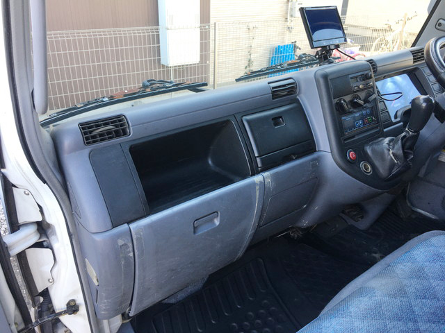 三菱ふそうキャンター冷凍車（冷蔵車）小型（2t・3t）[写真32]