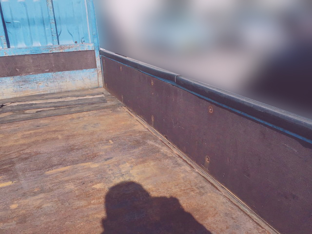 トヨタトヨエース平ボディ小型（2t・3t）[写真09]