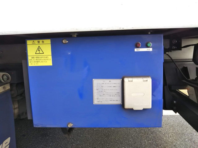 三菱ふそうキャンター冷凍車（冷蔵車）小型（2t・3t）[写真18]