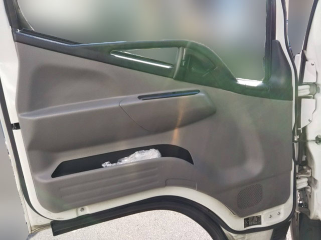 三菱ふそうキャンター冷凍車（冷蔵車）小型（2t・3t）[写真24]