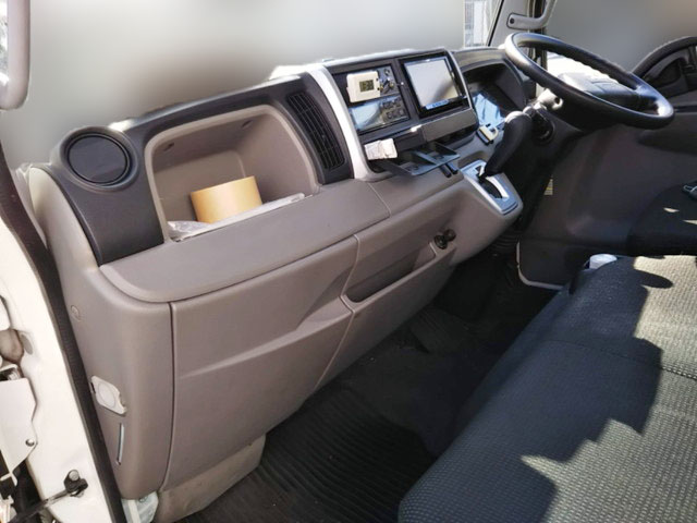 三菱ふそうキャンター冷凍車（冷蔵車）小型（2t・3t）[写真29]