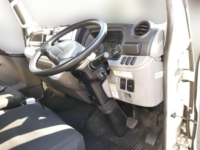 三菱ふそうキャンター冷凍車（冷蔵車）小型（2t・3t）[写真30]