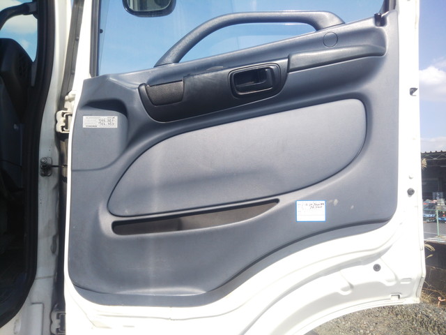 日野プロフィア冷凍車（冷蔵車）大型（10t）[写真25]
