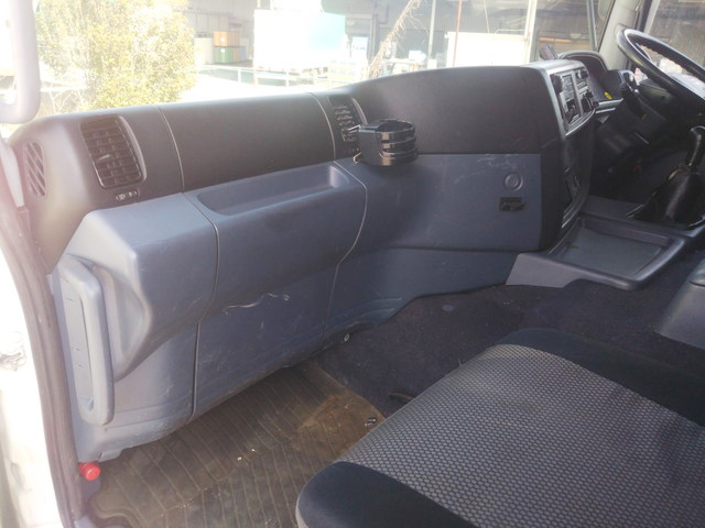 日野プロフィア冷凍車（冷蔵車）大型（10t）[写真30]