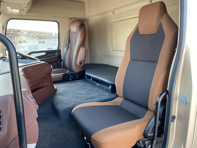 日野プロフィアアルミウイング大型（10t）[写真28]