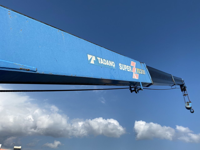 三菱ふそうファイタークレーン3段中型（4t）[写真14]