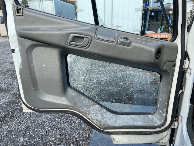 三菱ふそうファイタークレーン3段中型（4t）[写真24]