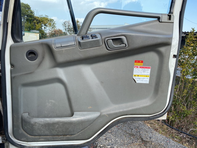 三菱ふそうファイタークレーン3段中型（4t）[写真25]