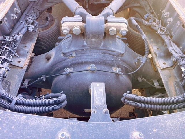 三菱ふそうその他の車種トレーラーヘッド（トラクターヘッド）大型（10t）[写真18]