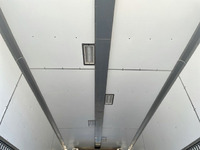 いすゞフォワード冷蔵冷凍ウイング増トン（6t・8t）[写真14]