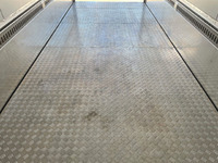 いすゞフォワード冷蔵冷凍ウイング増トン（6t・8t）[写真15]