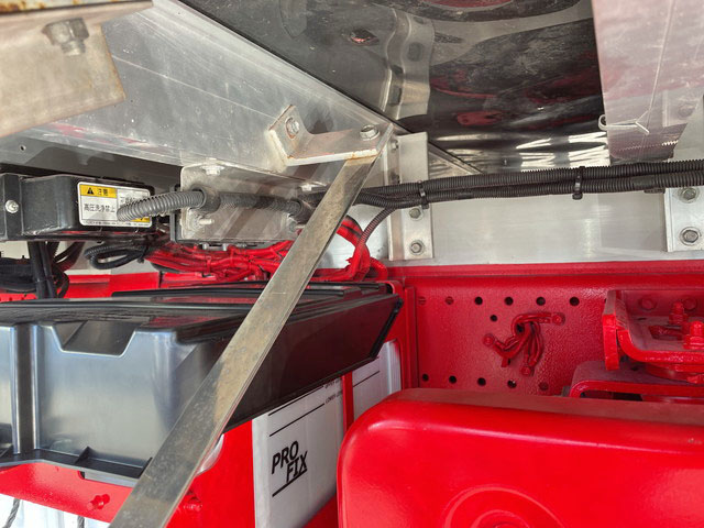 いすゞフォワード冷蔵冷凍ウイング増トン（6t・8t）[写真23]