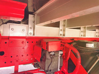 いすゞフォワード冷蔵冷凍ウイング増トン（6t・8t）[写真24]