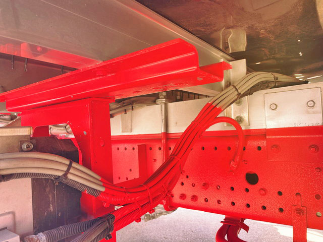 いすゞフォワード冷蔵冷凍ウイング増トン（6t・8t）[写真25]