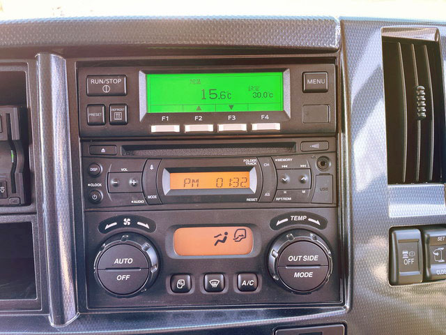 いすゞフォワード冷蔵冷凍ウイング増トン（6t・8t）[写真36]