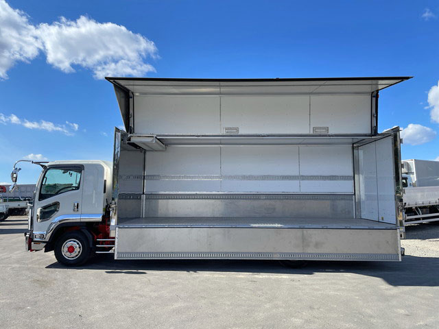 いすゞフォワード冷蔵冷凍ウイング増トン（6t・8t）[写真05]