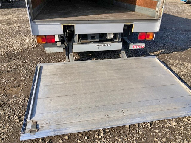 日野レンジャーアルミバン中型（4t）[写真03]