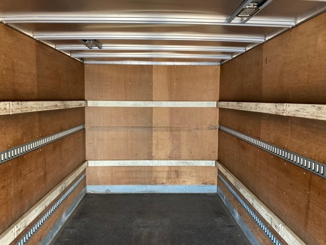 日野レンジャーアルミバン中型（4t）[写真04]