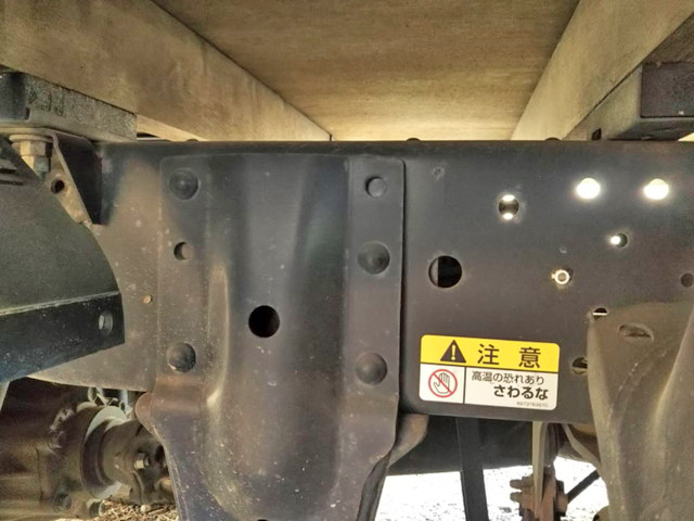 いすゞエルフ平ボディ小型（2t・3t）[写真12]