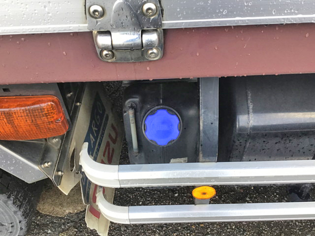 いすゞギガアルミウイング大型（10t）[写真14]