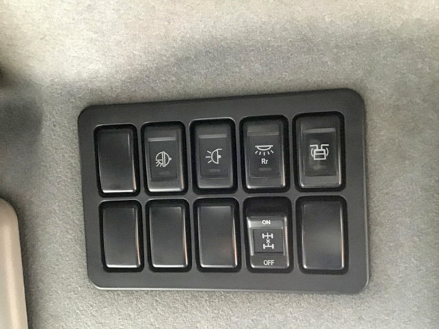 いすゞギガアルミウイング大型（10t）[写真31]