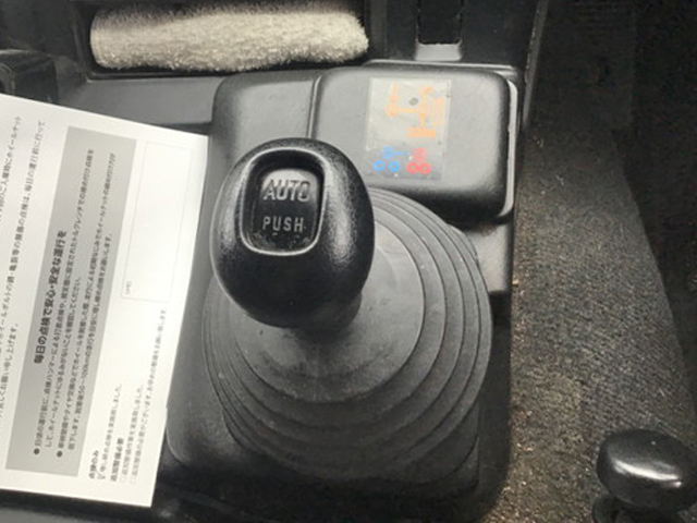 いすゞギガアルミウイング大型（10t）[写真33]