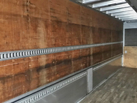 いすゞギガアルミウイング大型（10t）[写真09]