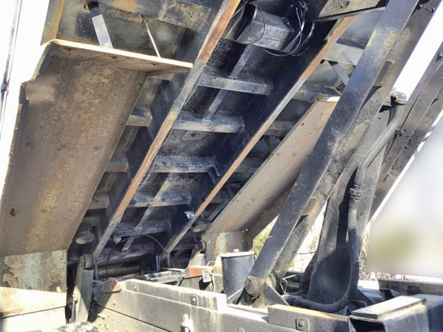 三菱ふそうスーパーグレートダンプ大型（10t）[写真11]