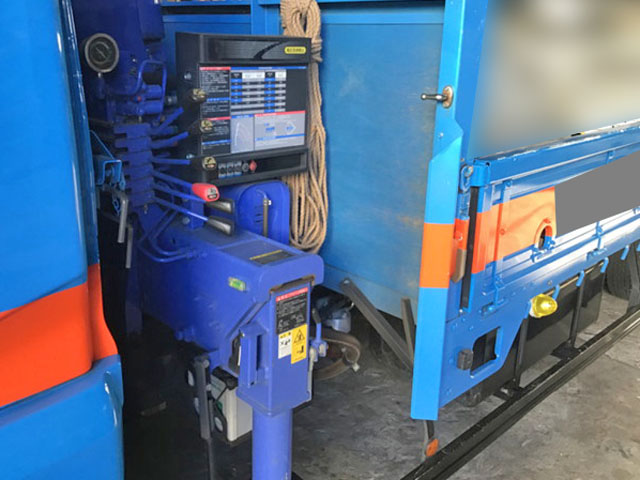 UDトラックスコンドルクレーン3段中型（4t）[写真05]