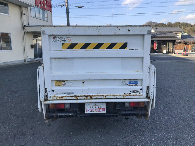 トヨタトヨエース平ボディ小型（2t・3t）[写真11]