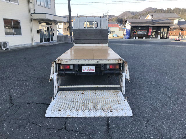 トヨタトヨエース平ボディ小型（2t・3t）[写真12]
