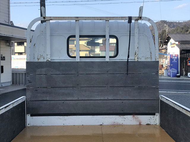 トヨタトヨエース平ボディ小型（2t・3t）[写真14]