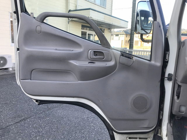 トヨタトヨエース平ボディ小型（2t・3t）[写真30]