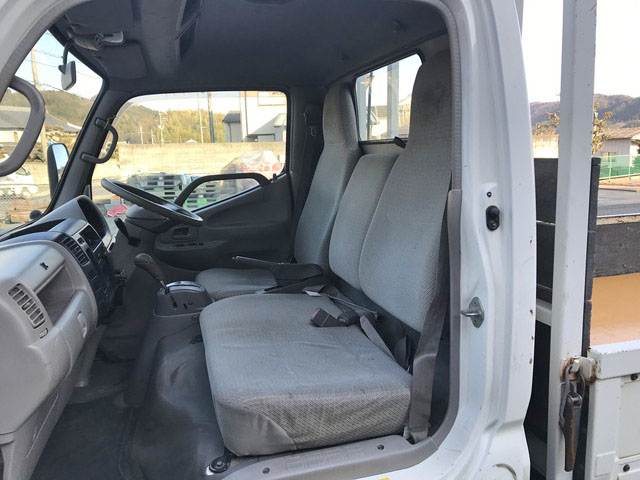 トヨタトヨエース平ボディ小型（2t・3t）[写真33]