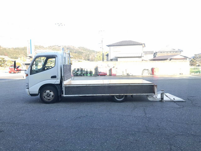 トヨタトヨエース平ボディ小型（2t・3t）[写真06]
