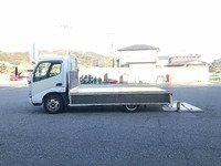 トヨタトヨエース平ボディ小型（2t・3t）[写真06]