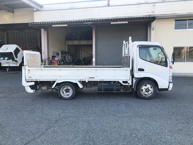 トヨタトヨエース平ボディ小型（2t・3t）[写真07]