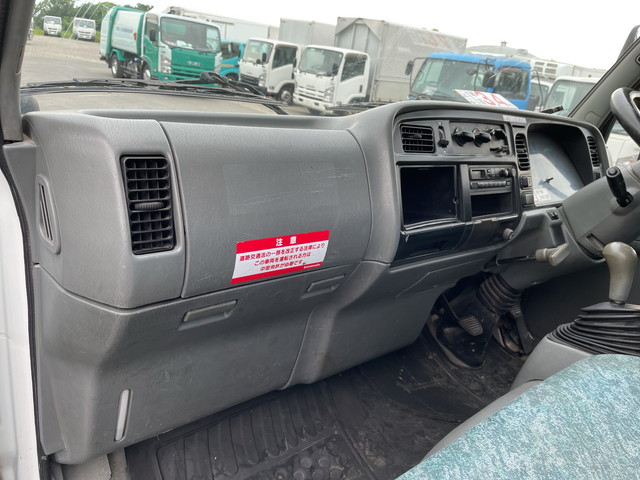 三菱ふそうキャンター高所作業車小型（2t・3t）[写真31]