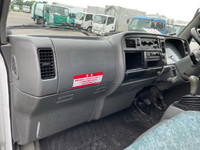 三菱ふそうキャンター高所作業車小型（2t・3t）[写真31]