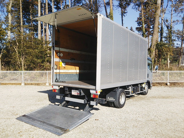 いすゞエルフアルミバン小型（2t・3t）[写真02]