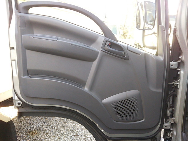 いすゞエルフアルミバン小型（2t・3t）[写真26]