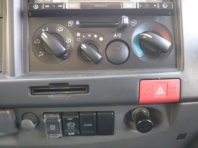 いすゞエルフアルミバン小型（2t・3t）[写真33]