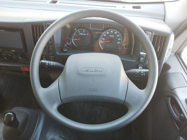 いすゞエルフアルミバン小型（2t・3t）[写真37]