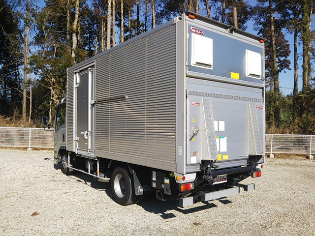 いすゞエルフアルミバン小型（2t・3t）[写真04]