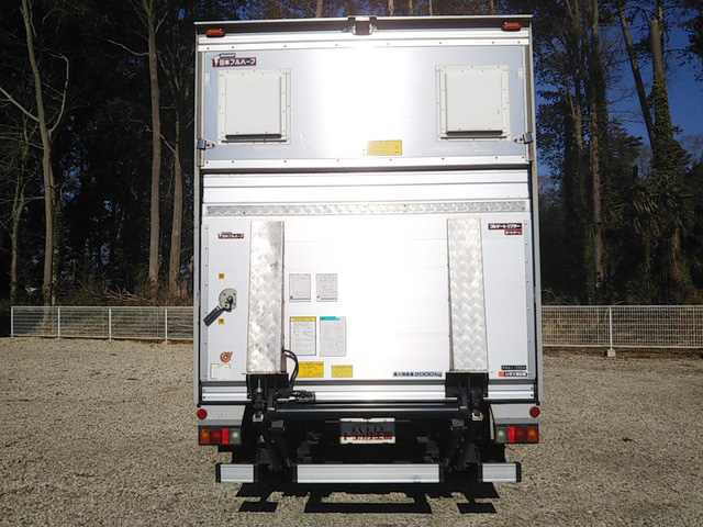 いすゞエルフアルミバン小型（2t・3t）[写真09]
