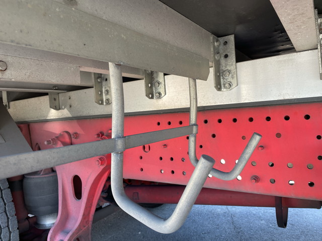 いすゞフォワードアルミバン中型（4t）[写真18]